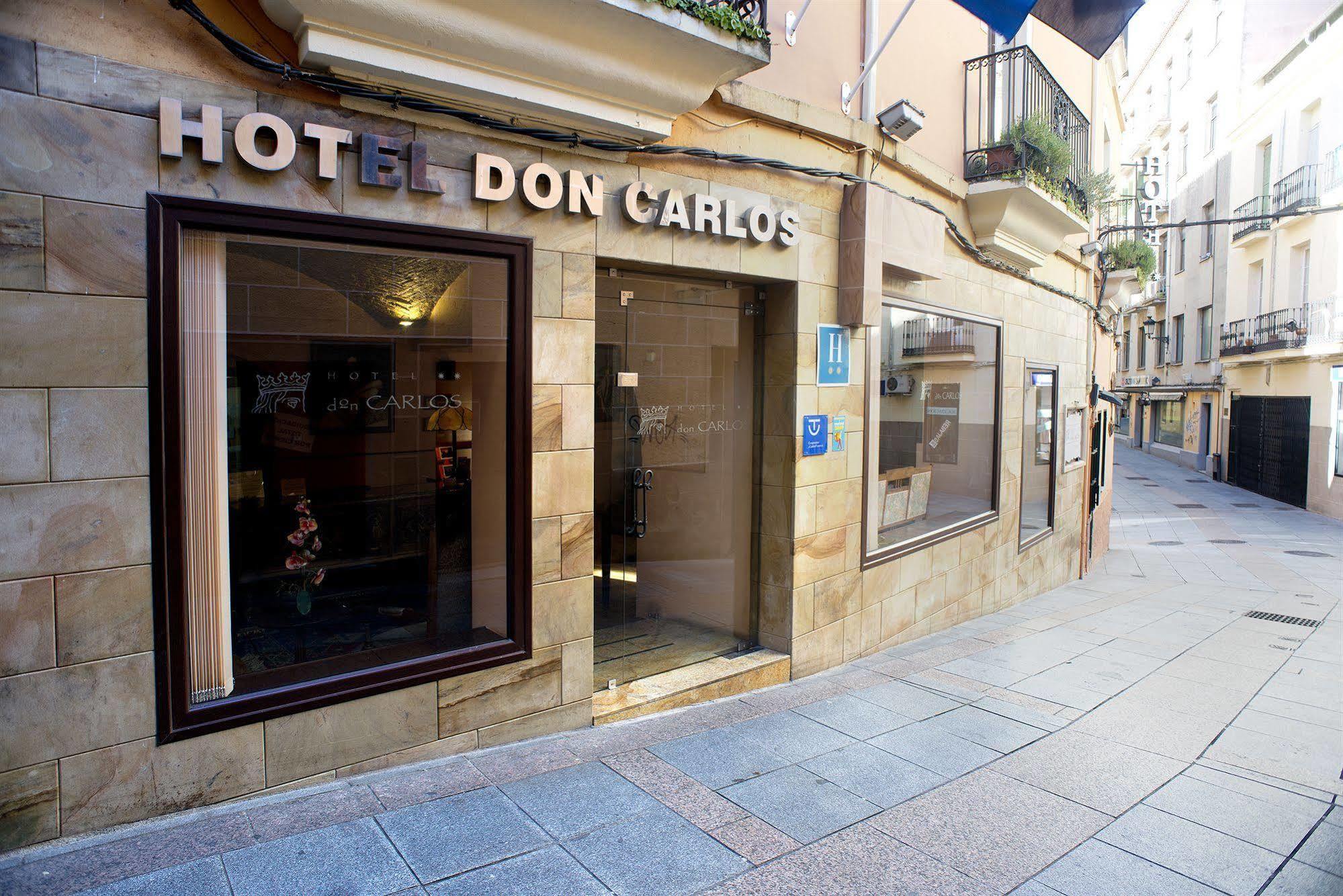 Hotel Don Carlos Caces Exterior foto