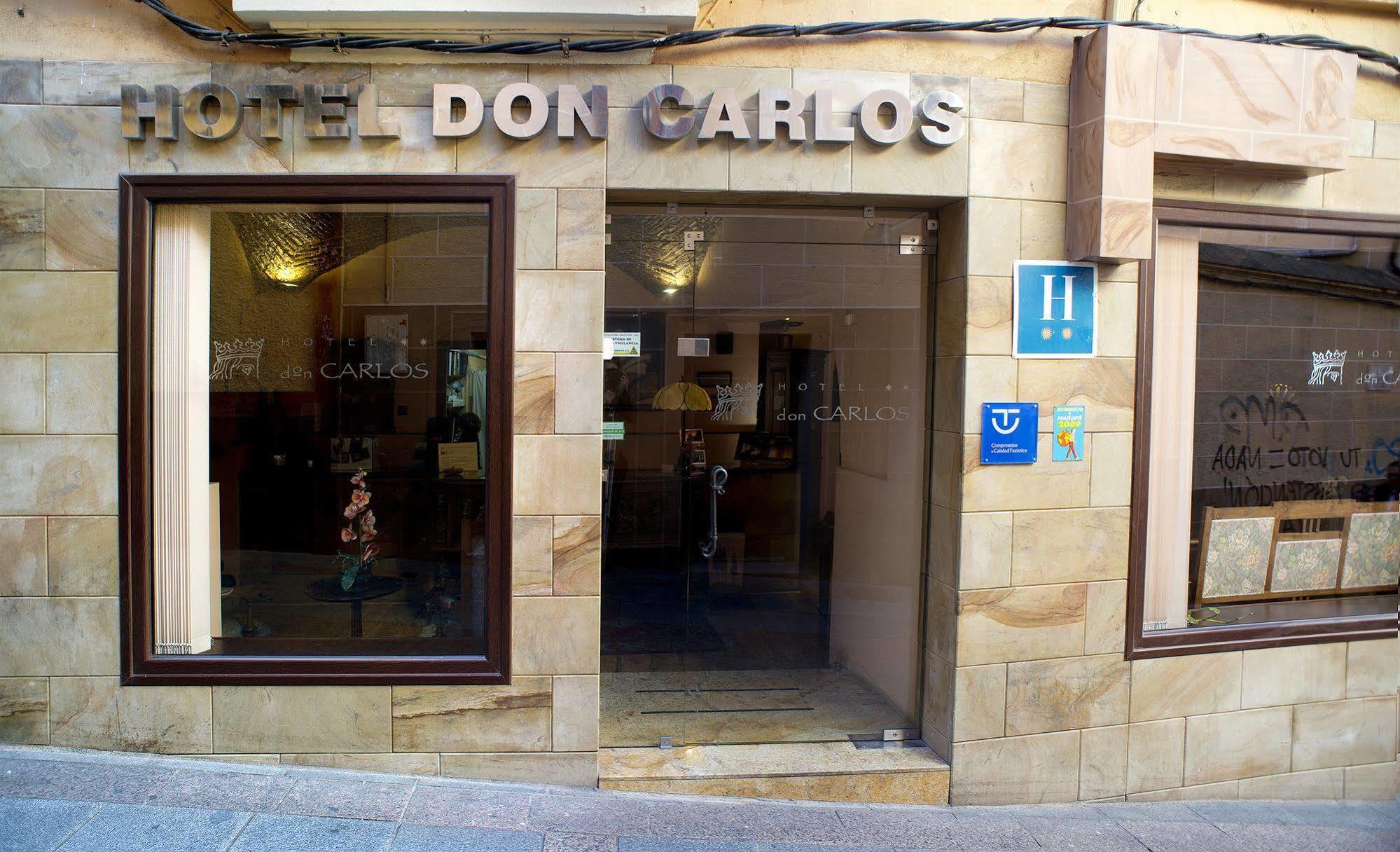 Hotel Don Carlos Caces Exterior foto