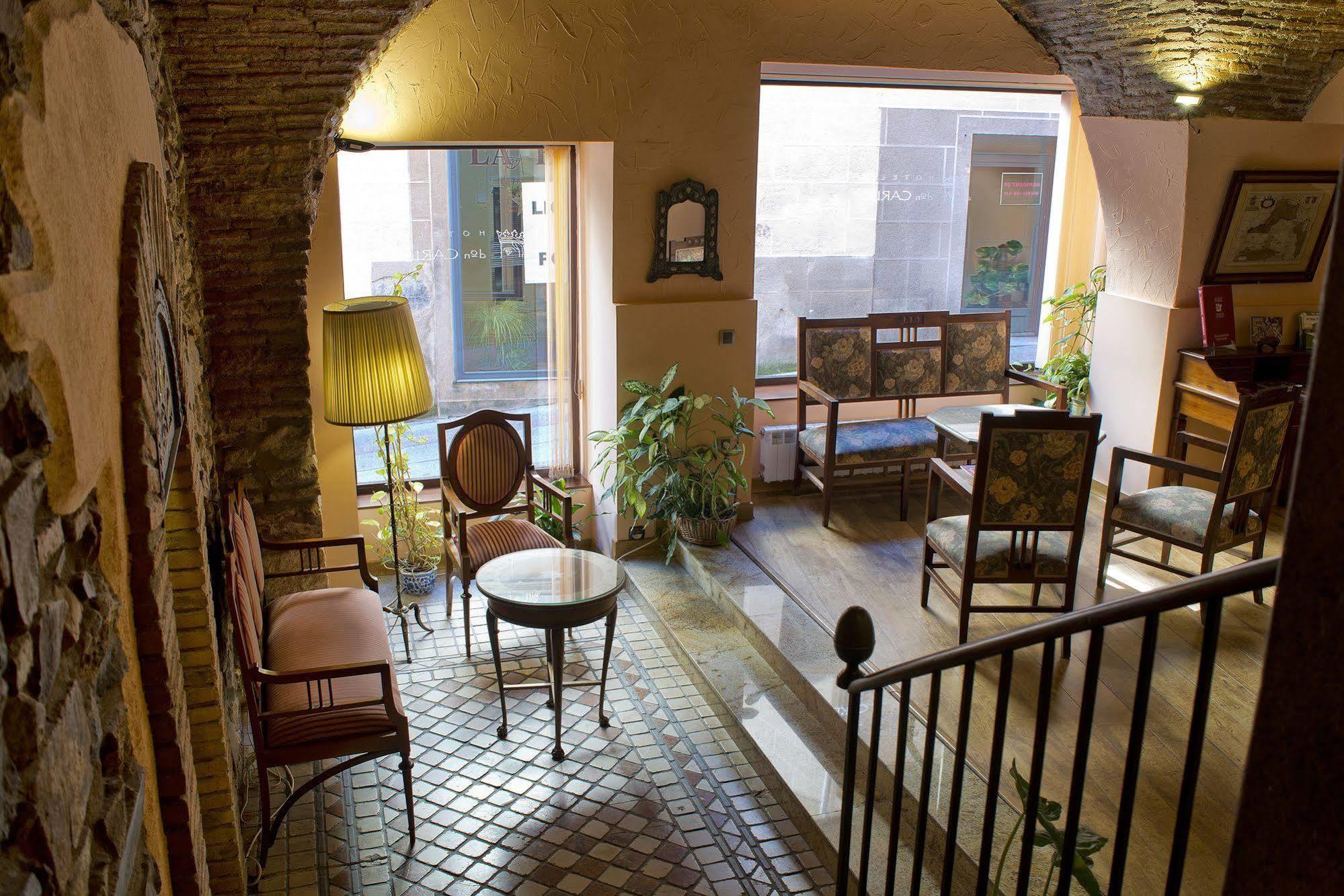 Hotel Don Carlos Caces Exterior foto